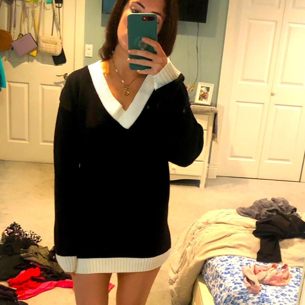 Mini VNeck sweater dress